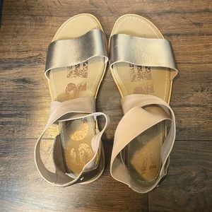Sorel gold and light pink sandals